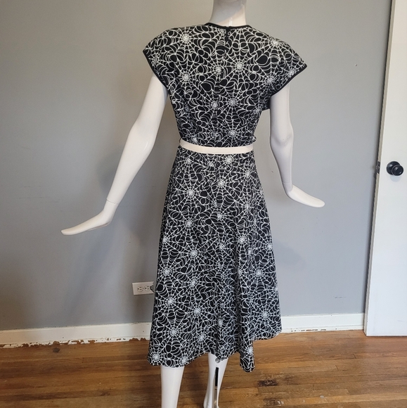 Pinup Couture Heidi Dress in Spiderweb Print, VGUC, Size 2X - Picture 5 of 10